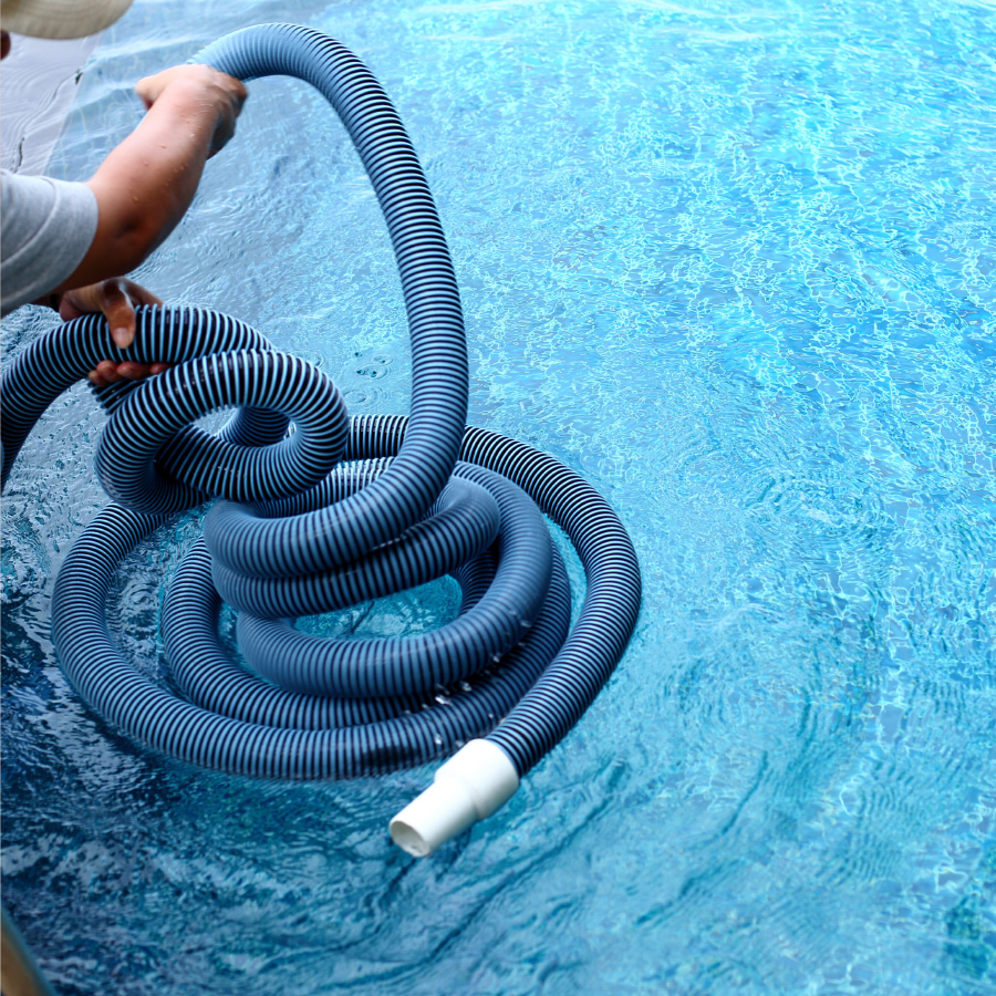 Chlorine pool cleaning and maintenance marbella